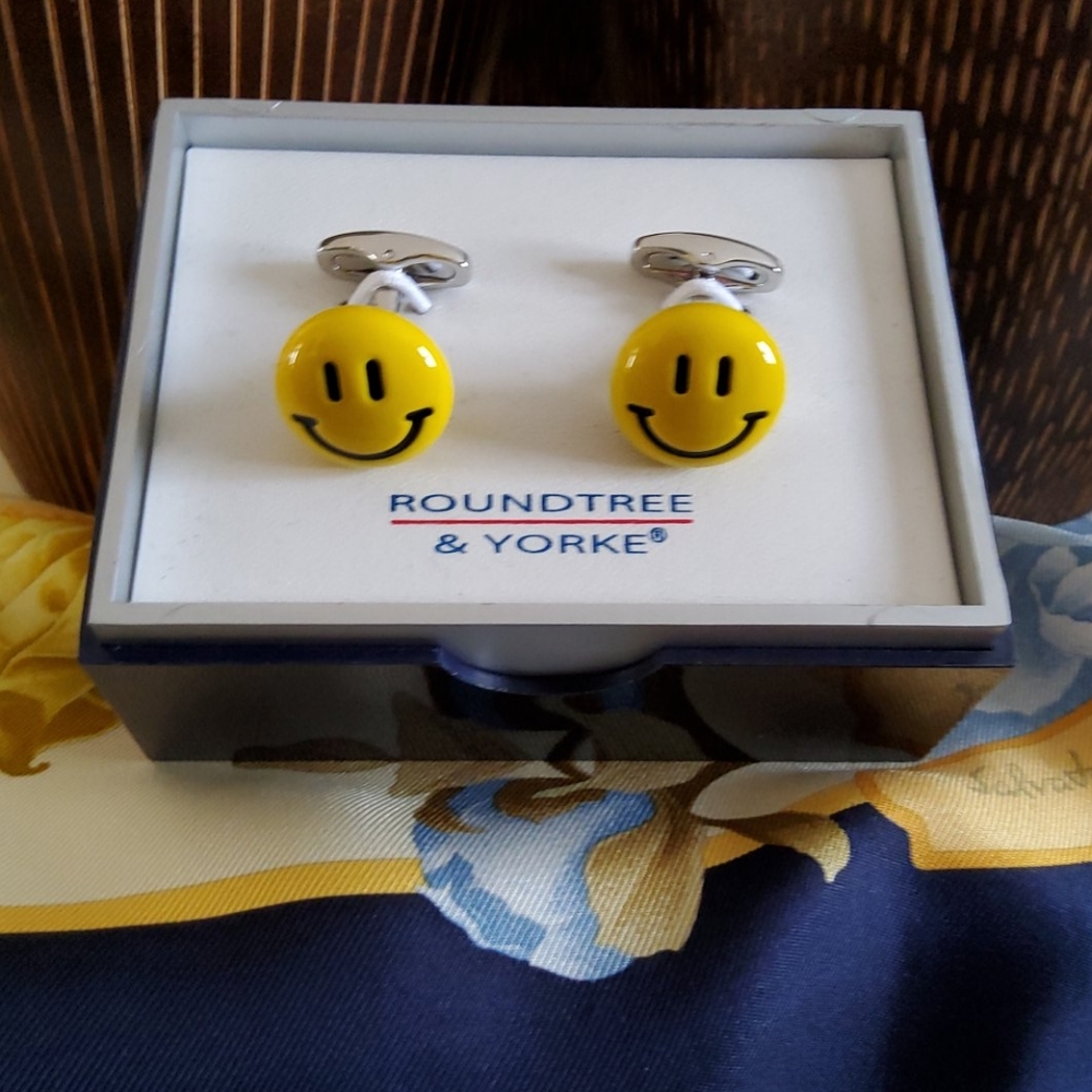 Cuff Links. - Picture 3 of 3